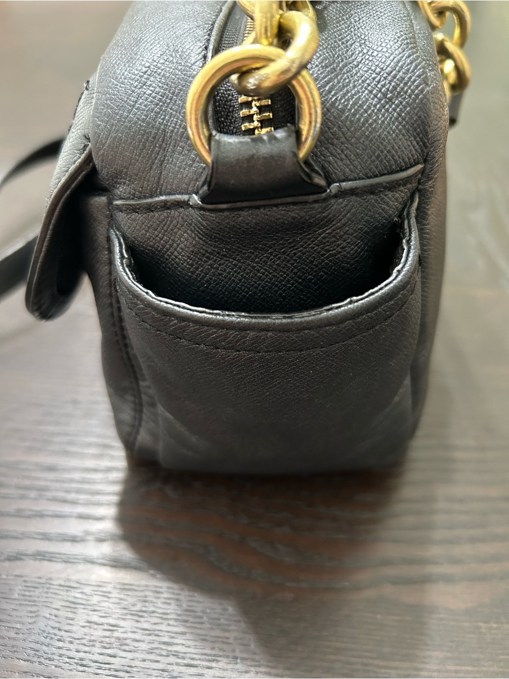 COACH LEATHER CAMPBELL TURNLOCK CROSSBODY BAG WITH CHAIN ACCENT/LEATHER STRAP. - Picture 4 of 10